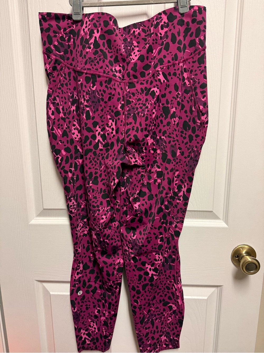 Lululemon Animal Print Leggings NWOT - Picture 3 of 6